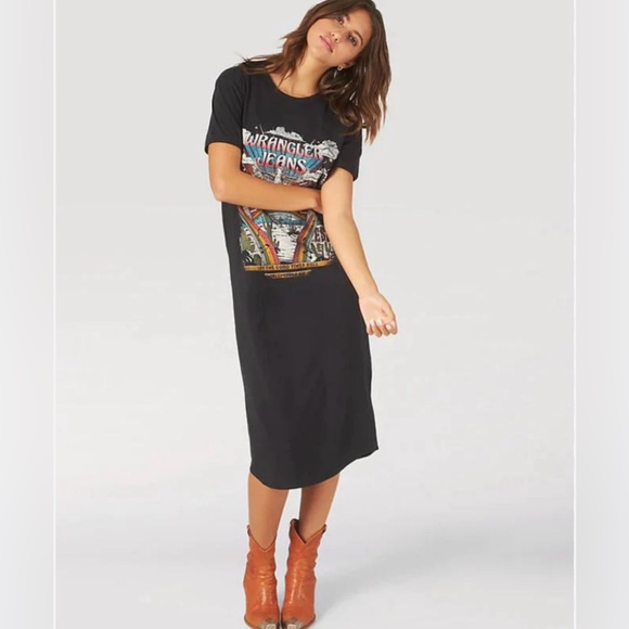 Wrangler Dresses & Skirts - Wrangler Black Graphic Dress